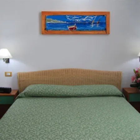 Marechiaro - Direttamente Sul Mare 3* San Menaio