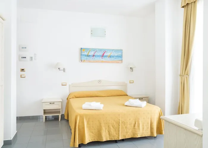 Marechiaro - Direttamente Sul Mare Отель Сан-Менайо