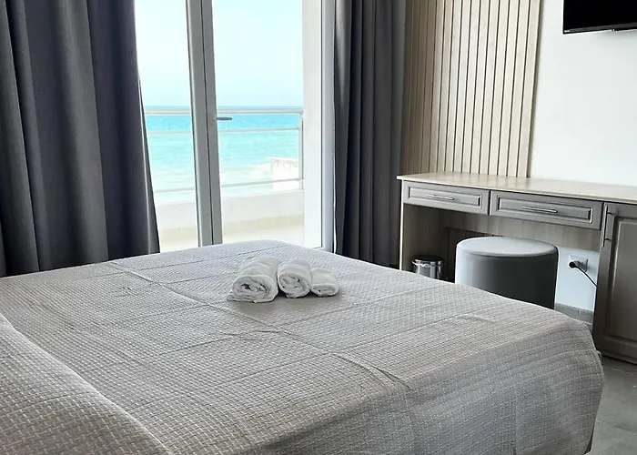 Marechiaro - Direttamente Sul Mare 3* Сан-Менайо